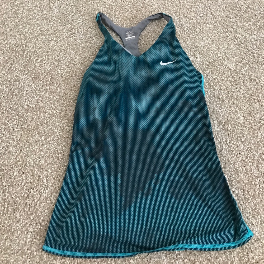 Nike top