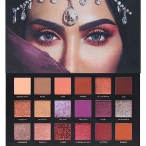 2017 huda Beauty Desert dusk palette