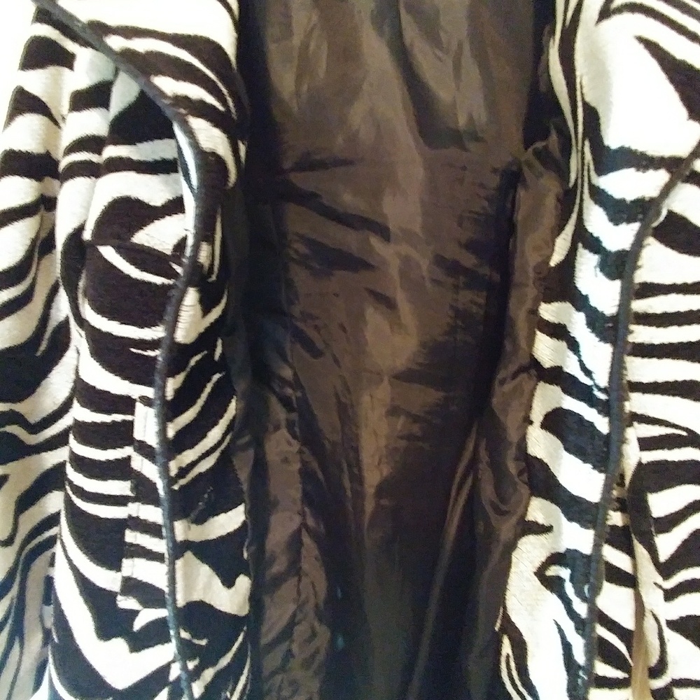 Coat - Picture 2 of 4