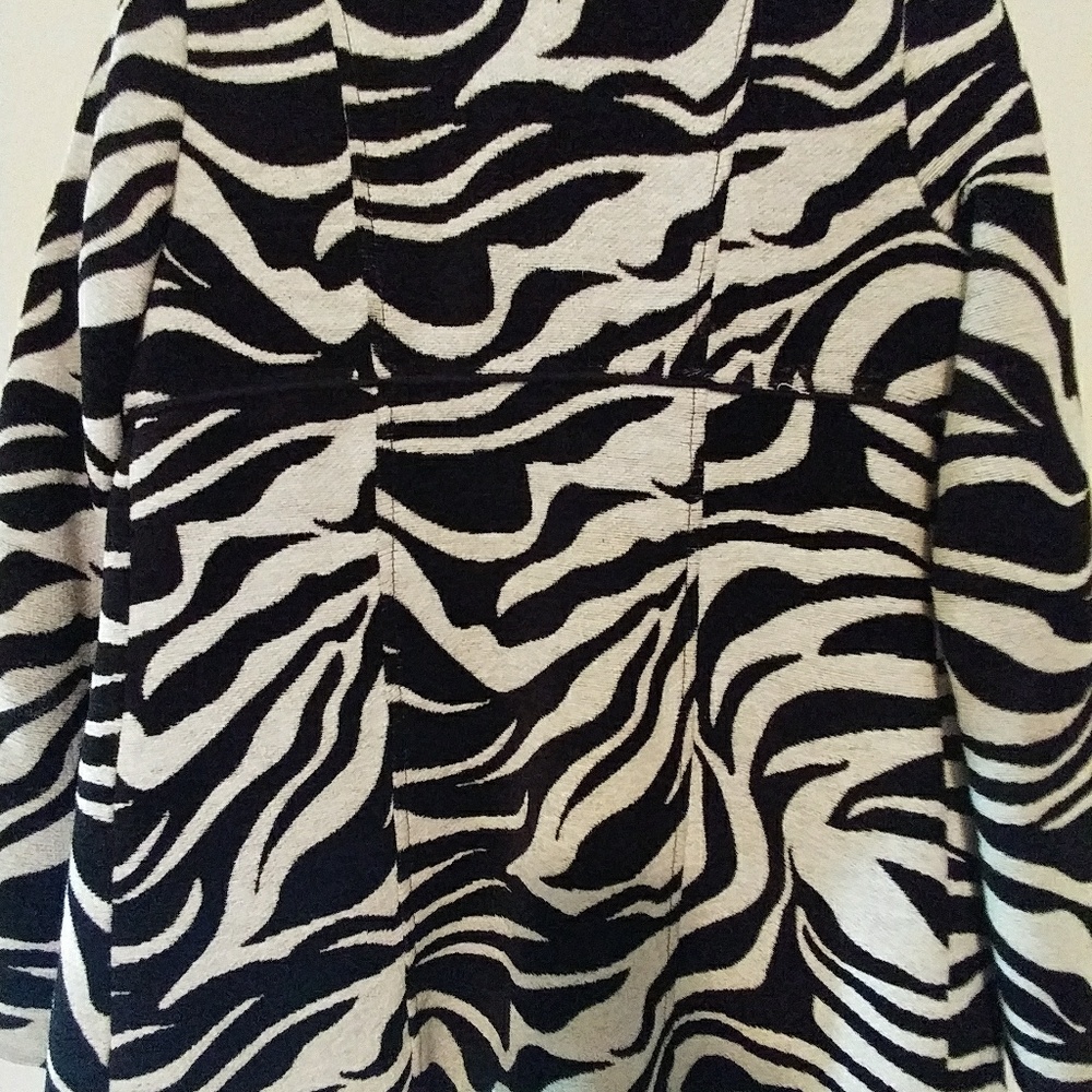 Coat - Picture 3 of 4