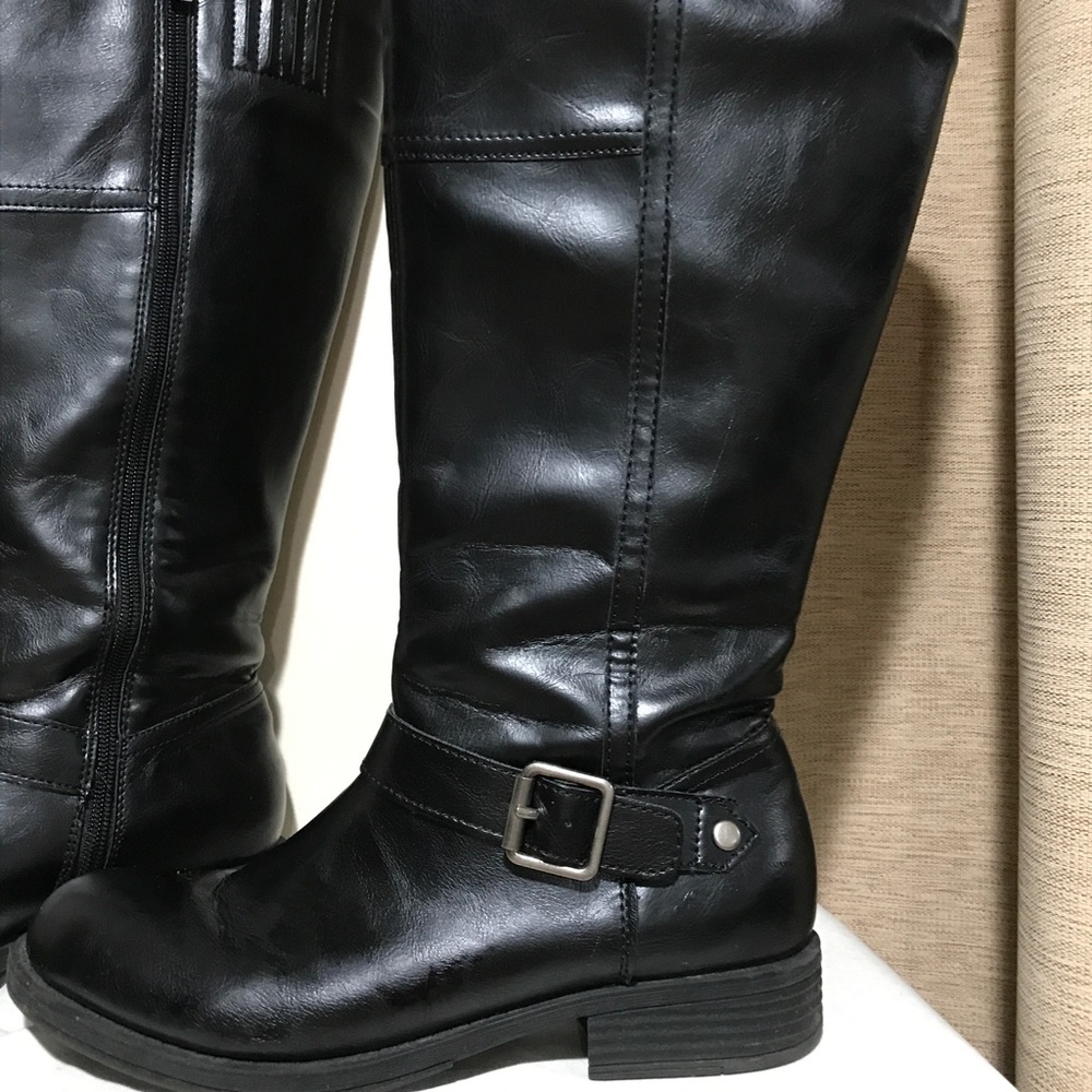 Kenneth Cole Black boots