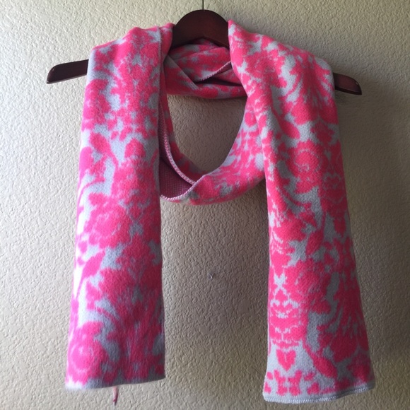 The Loft Scarf - Picture 4 of 5