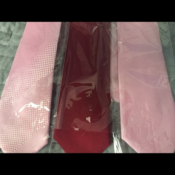NWT Lot of 3 Silk Ties Cameo Red, Pink and Pink - Picture 2 of 3