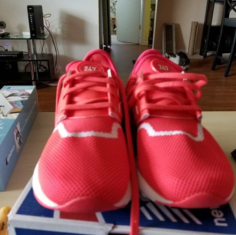 New Balance 247 Sneakers. Never worn - Picture 3 of 3