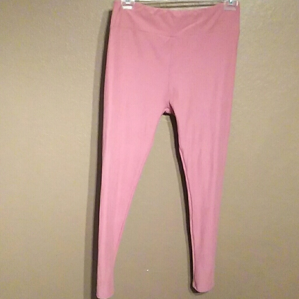 Beautiful Nude Rose colored Lularoe leggings T&C