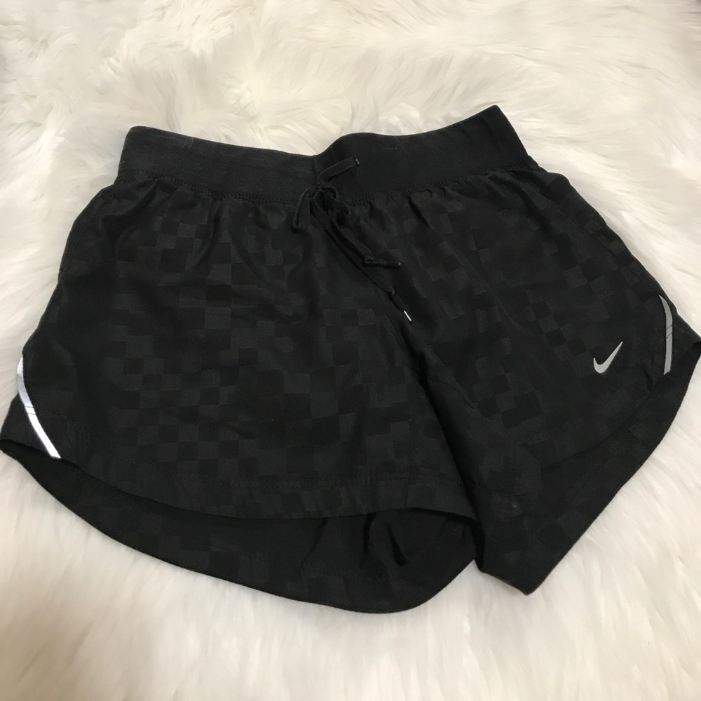 Black nike shorts