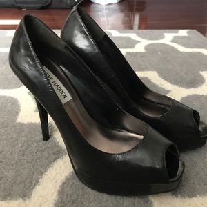 Steve Madden. Black peep toe heels.