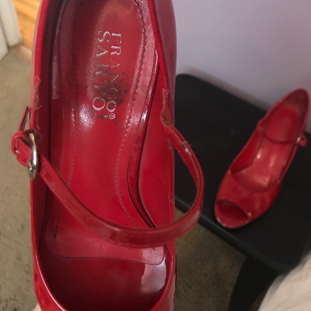 Red platforms - Picture 4 of 5