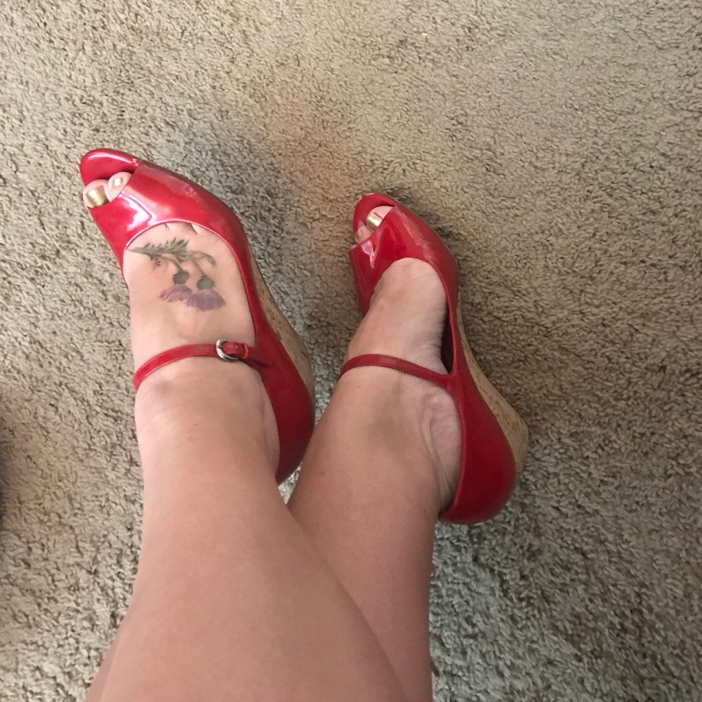 Red platforms - Picture 5 of 5