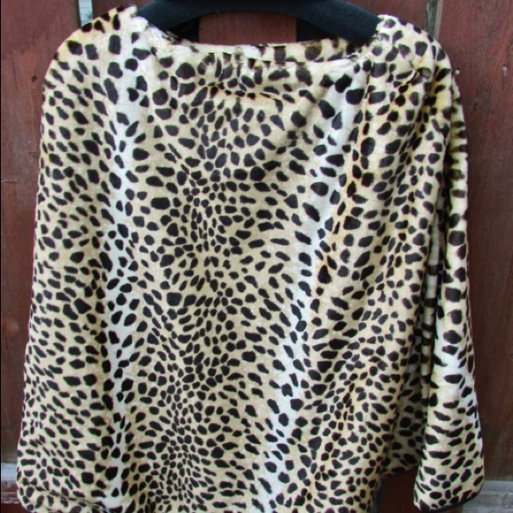 A faux fur styled coat/poncho with belt - Picture 2 of 2