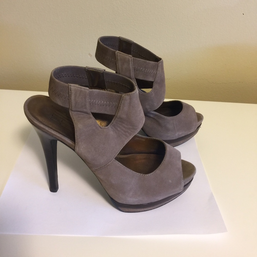 Pelle Moda Suede Taupe Suede Sandals