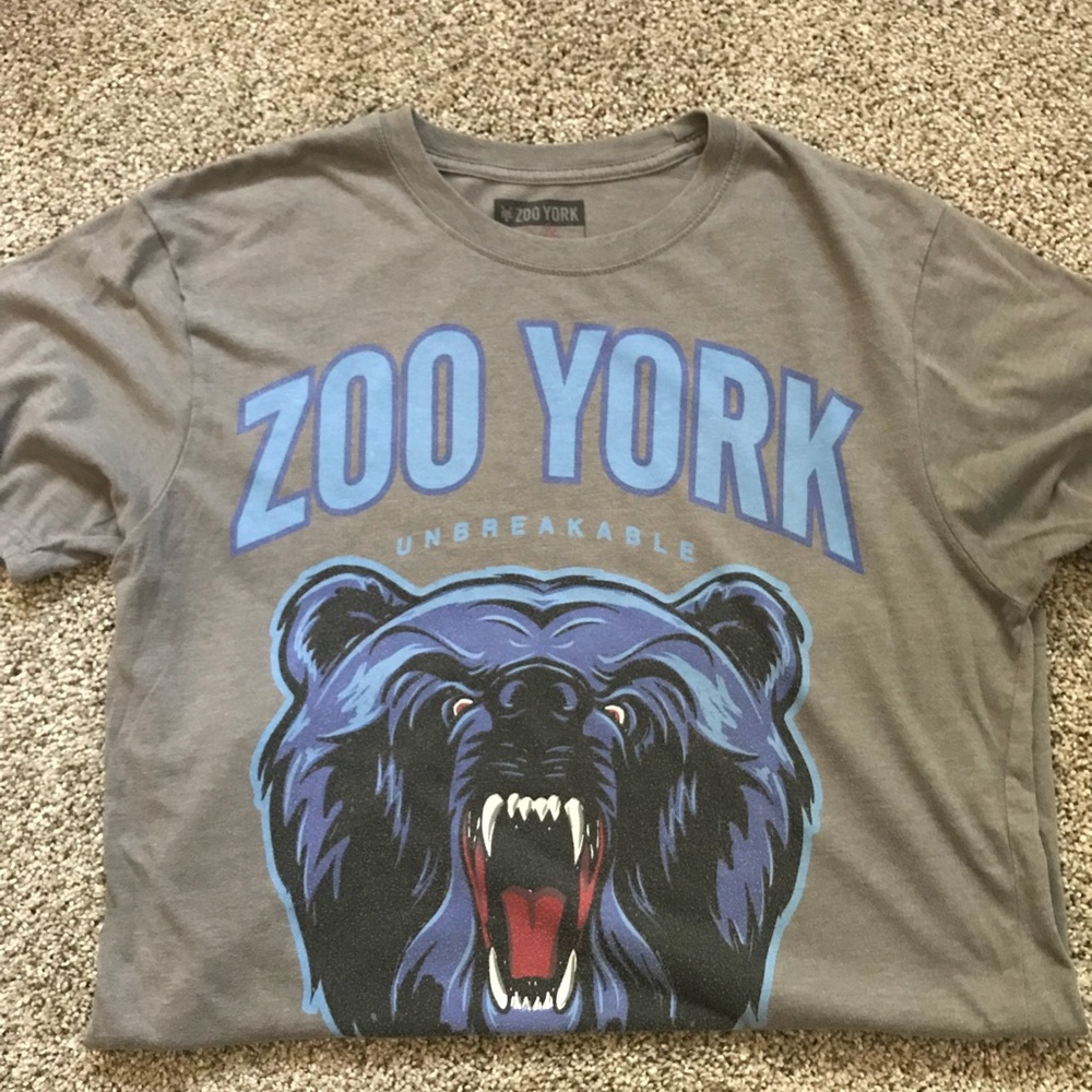 ZOO YORK men’s large t-shirt 🦁