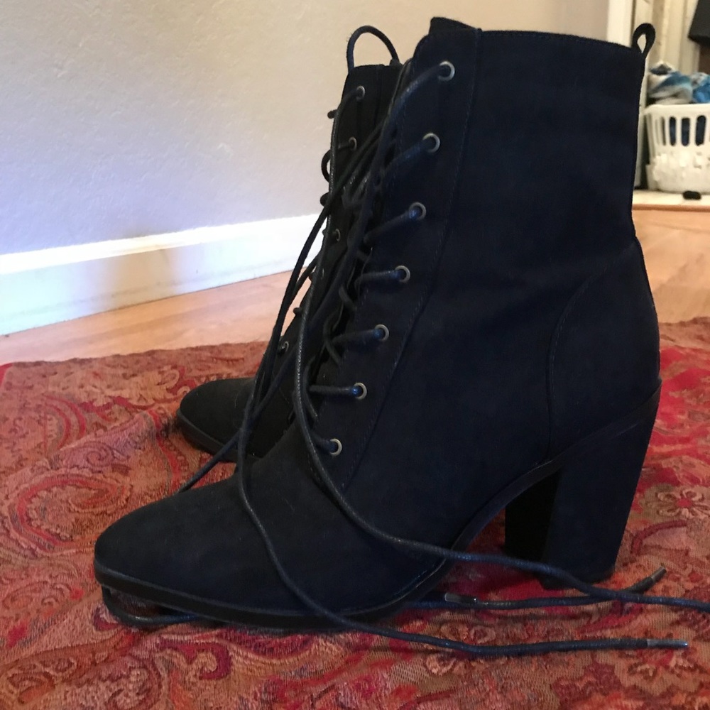 Black Sued lace-up boots🖤