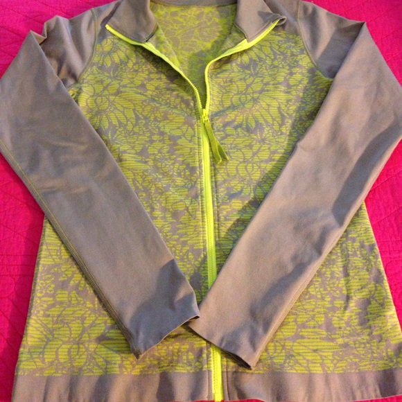 Fabletics Zip Up Jacket - Picture 4 of 8