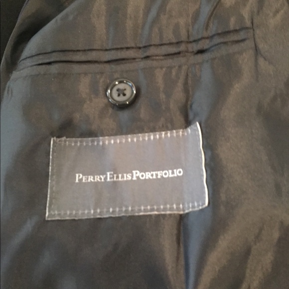 Perry Ellis Men’s dress Coat. Navy. - Picture 3 of 4