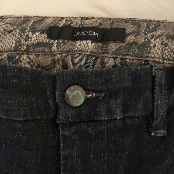 Dark wash classic and slimming Joe’s Jeans - Picture 2 of 3