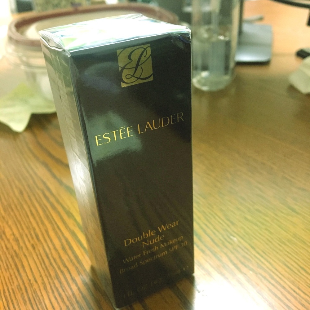 *NEW and UNUSED* Estee Lauder Double Wear Nude 4N1