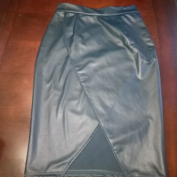 🚫SOLD🚫vegan leather wrap skirt - Picture 2 of 8