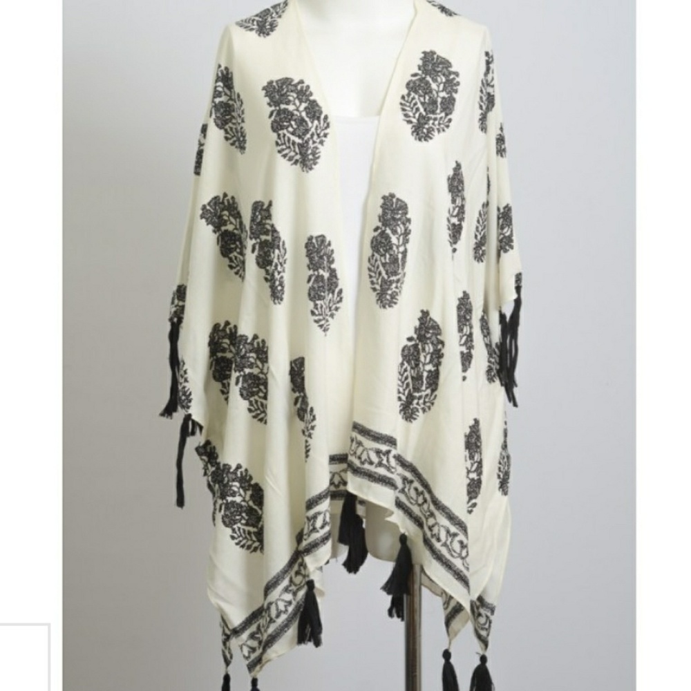 1 LEFT🍂HOST PICK🍂Boho Leaf Stamp Tassled Kimono - Picture 8 of 8