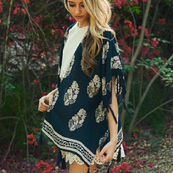 1 LEFT🍂HOST PICK🍂Boho Leaf Stamp Tassled Kimono - Picture 2 of 8