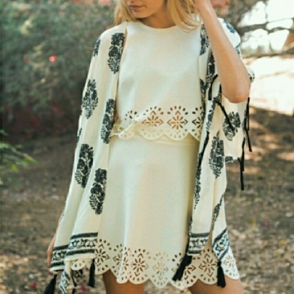 1 LEFT🍂HOST PICK🍂Boho Leaf Stamp Tassled Kimono - Picture 4 of 8