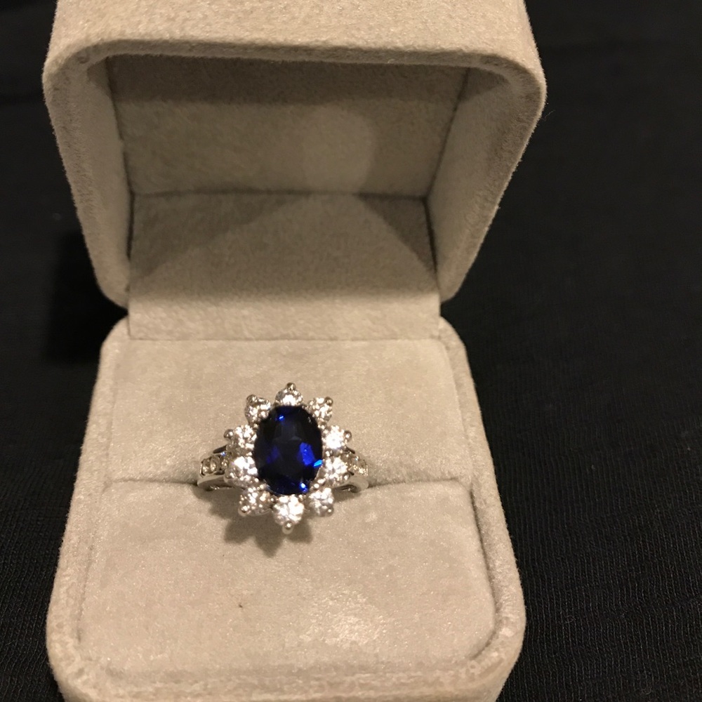 14kt white gold ring