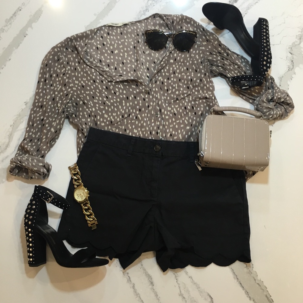 Gap Scallop Edge Shorts 3"