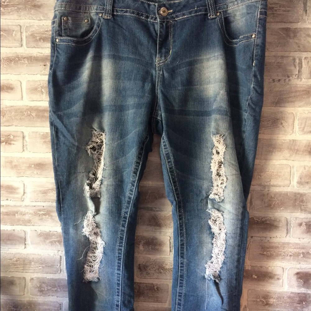 Almost Famous Skinny Jeans Size 22