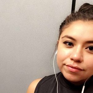 Meet your Posher, Adriana