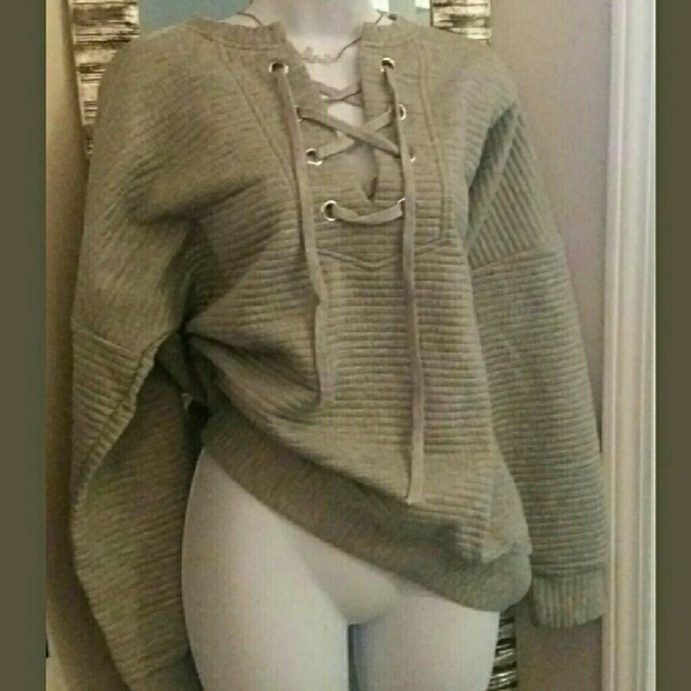 Really cute! M-L thick grey ribbed lace-up sweater