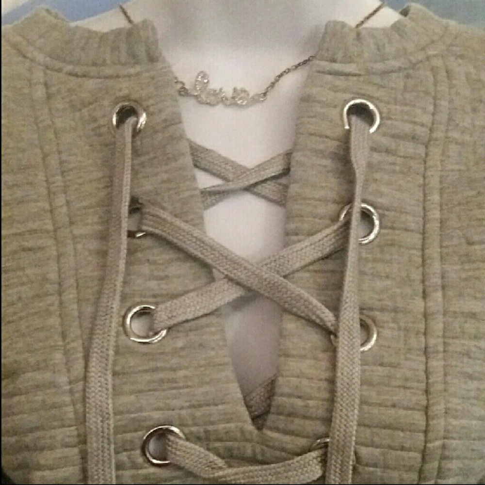 Really cute! M-L thick grey ribbed lace-up sweater - Picture 2 of 3