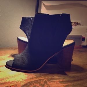 Steve Madden Peep-Toes Ankle Booties NWOT