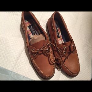 Sperry Topsiders.