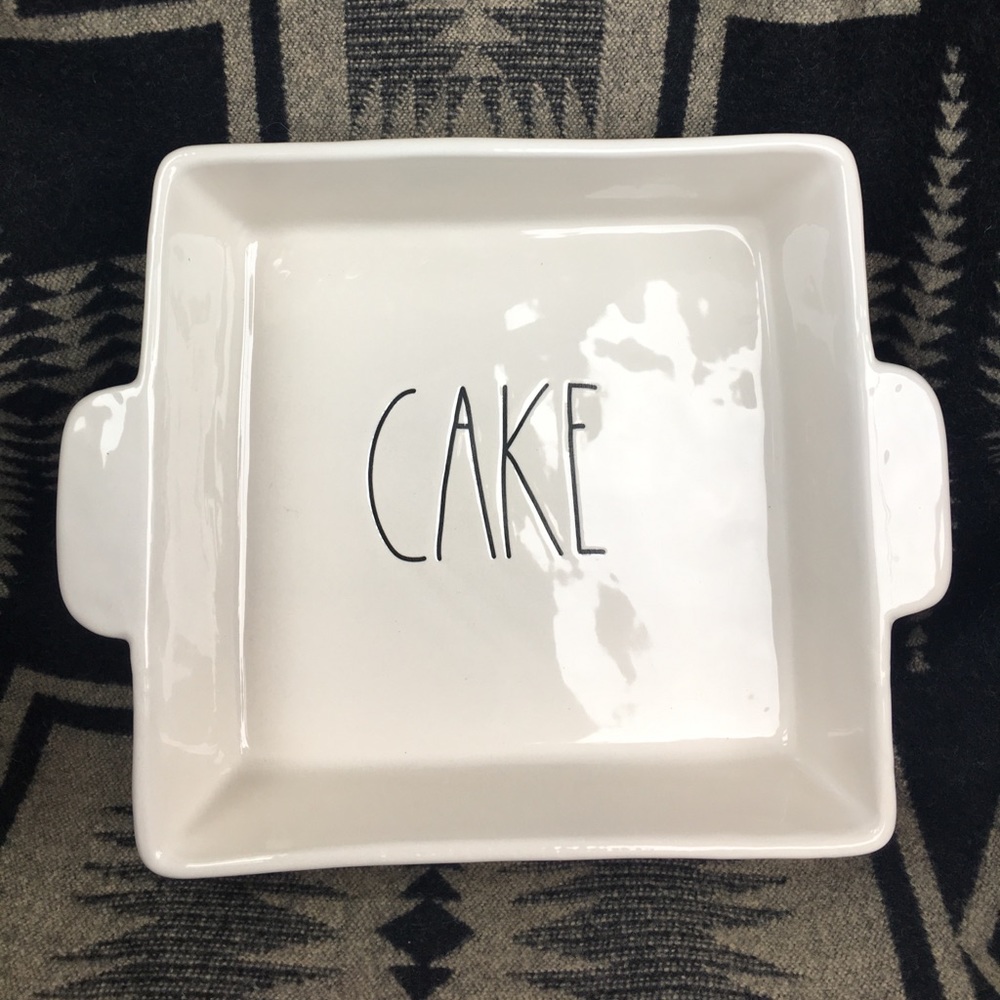 Rae Dunn Cake