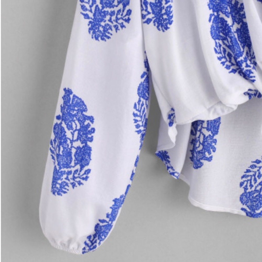 SOLD LOCALLY NWT Boho pullover tassel-tie wrap top - Picture 2 of 6