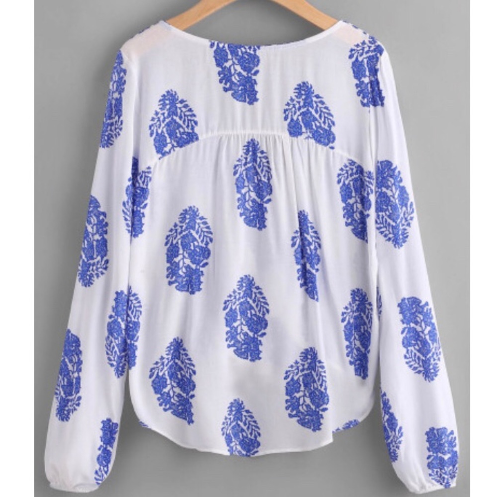 SOLD LOCALLY NWT Boho pullover tassel-tie wrap top - Picture 4 of 6