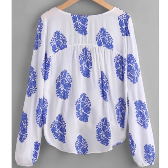 SOLD LOCALLY NWT Boho pullover tassel-tie wrap top - Picture 4 of 6