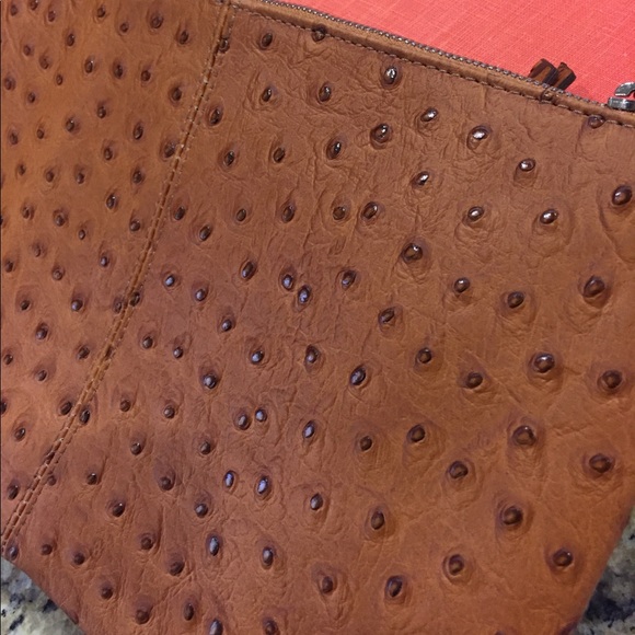 Valentina by In Pell Pebbled Leather Wristlet/New - Picture 3 of 7