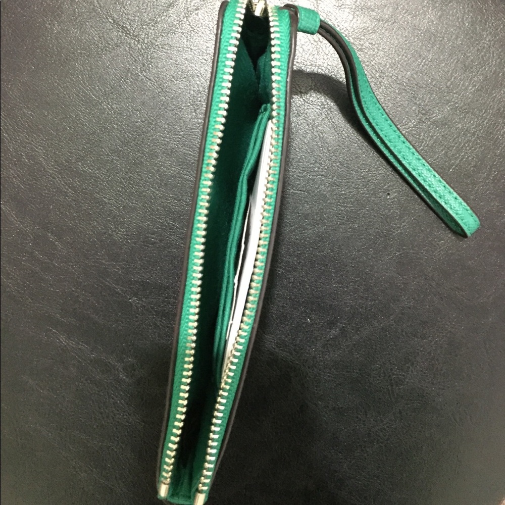 Coach wristlet - Picture 3 of 3