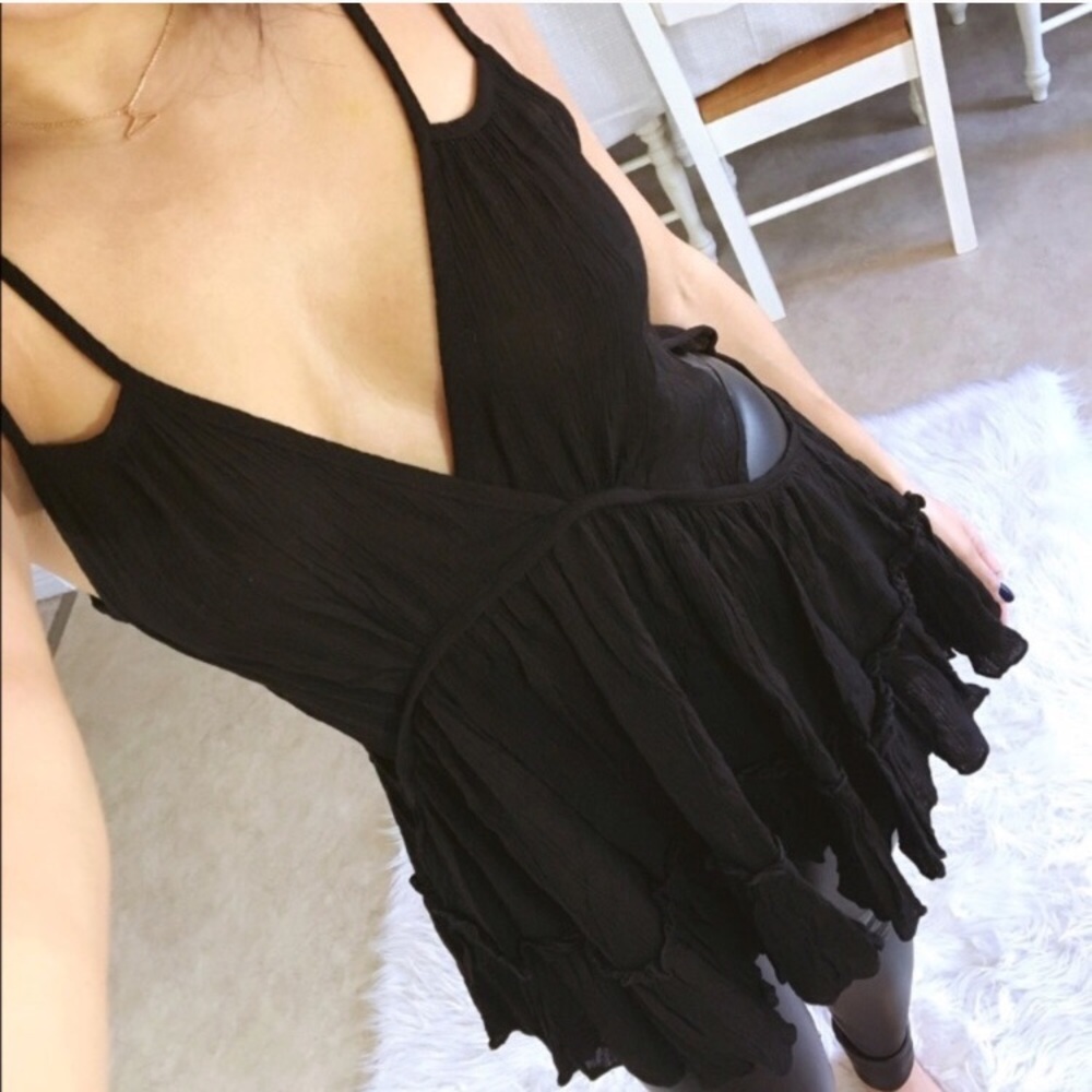 Black double strap cut out tunic top - Picture 4 of 5