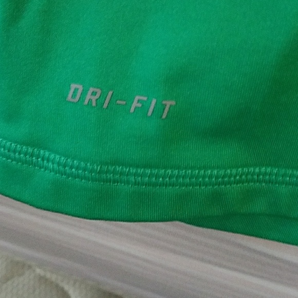 NikePro pullover - Picture 4 of 4