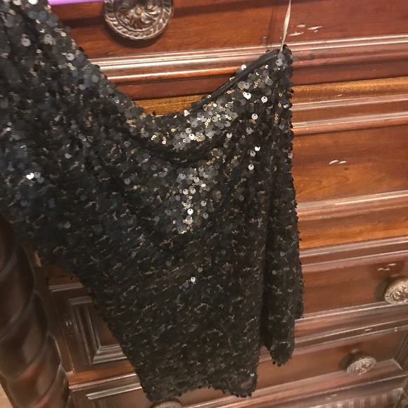 Top - Picture 3 of 3