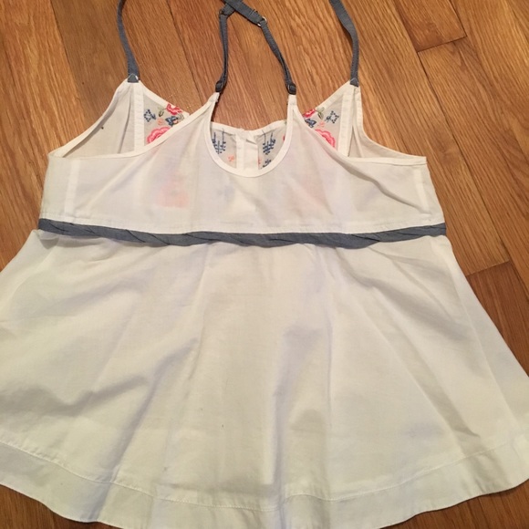 Worn once floral embroidered Abercrombie tank - Picture 3 of 6
