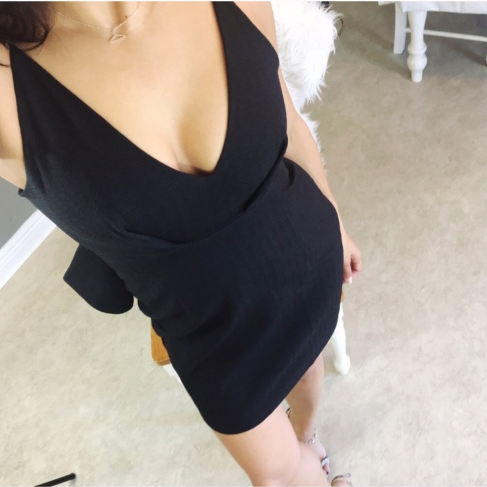 Open back mini dress - Picture 3 of 5