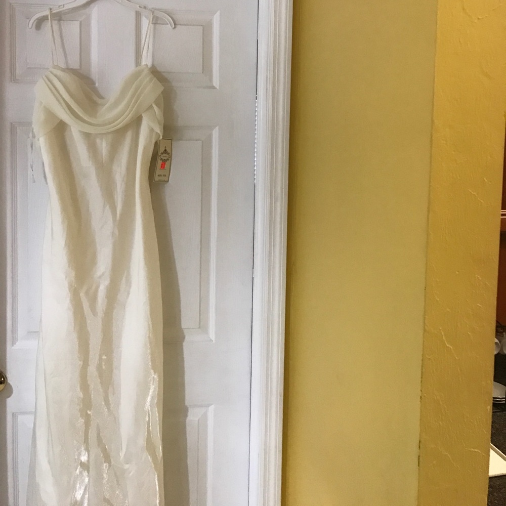 Dress - Picture 1 of 2