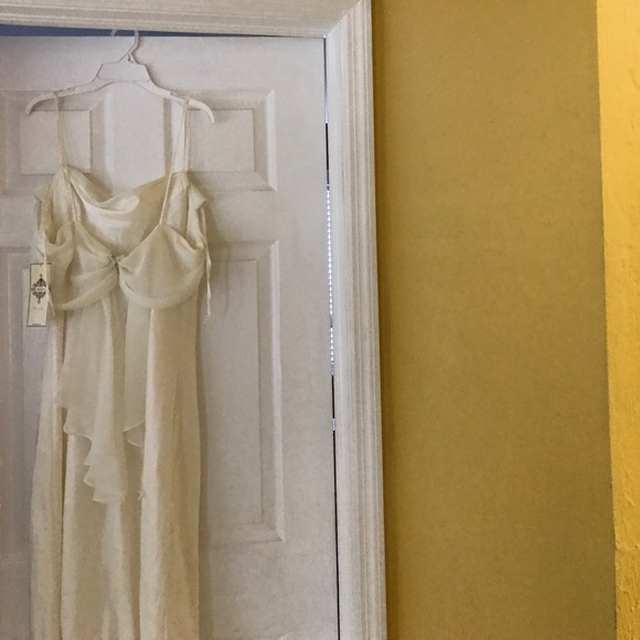 Dress - Picture 2 of 2