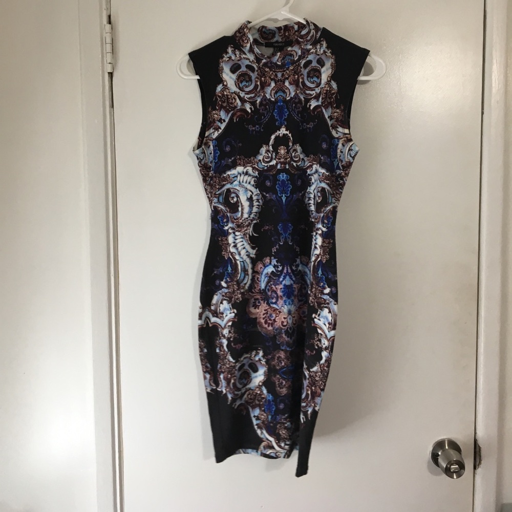 DRESS