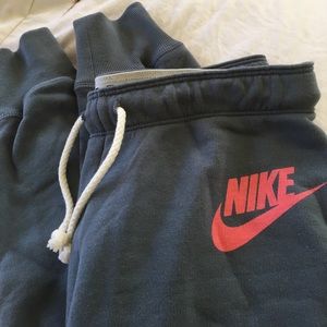 Nike Joggers Women's