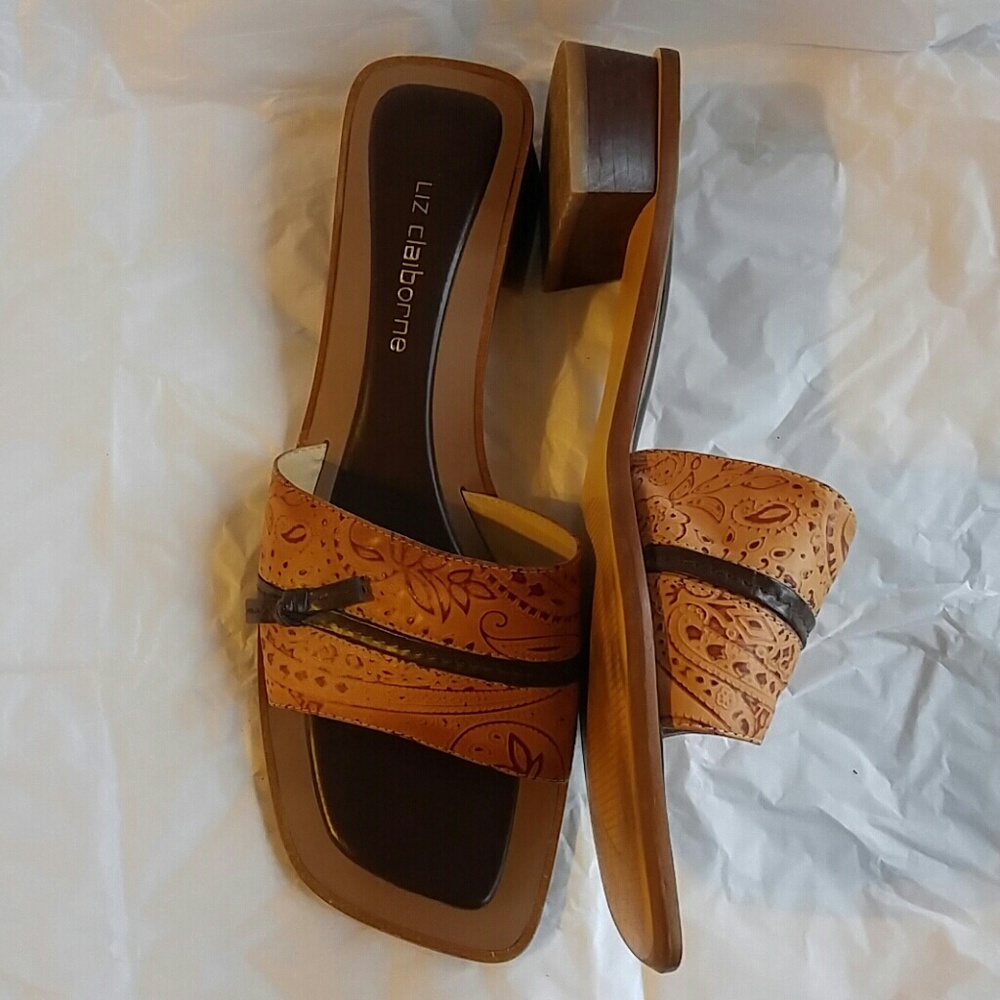 Shoes - Picture 2 of 8
