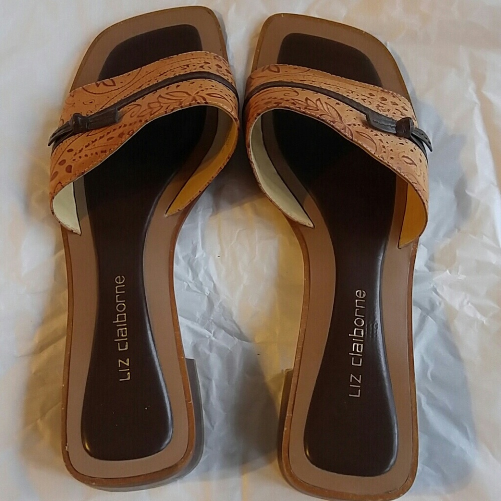 Shoes - Picture 5 of 8